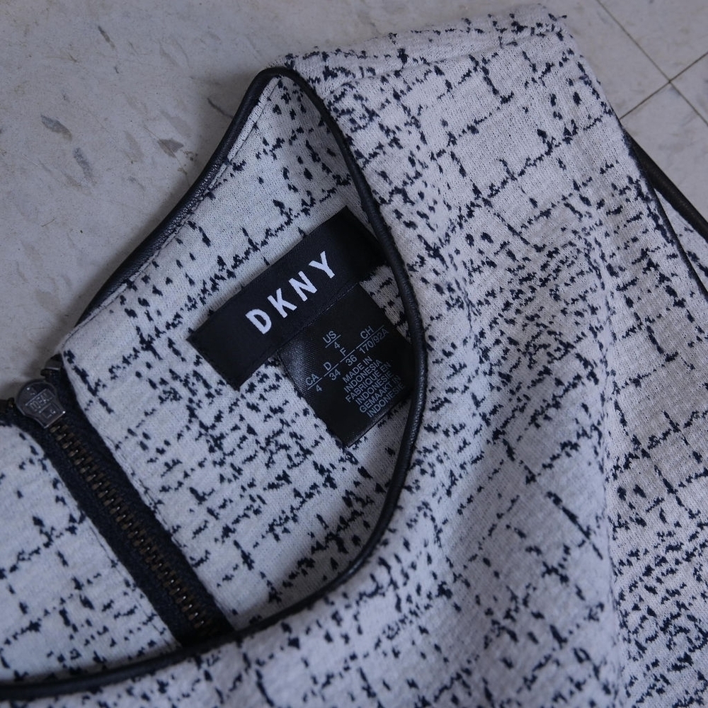 DKNY | Off white and black speckled pattern sleevless office dress - Picture 7 of 10